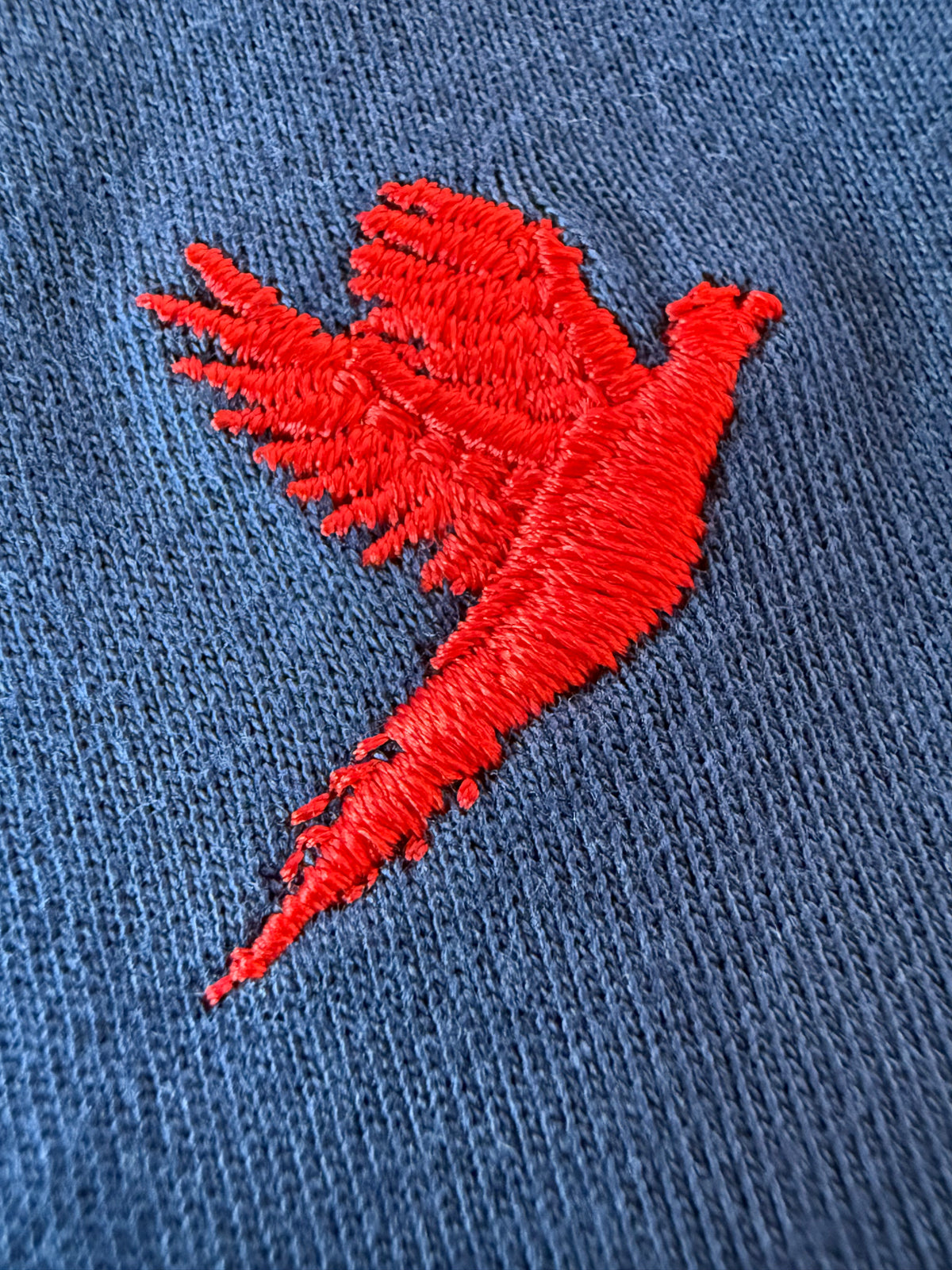 MEN'S NAVY T SHIRT WITH EMBROIDERED RED PHEASANT INSIGNIA
