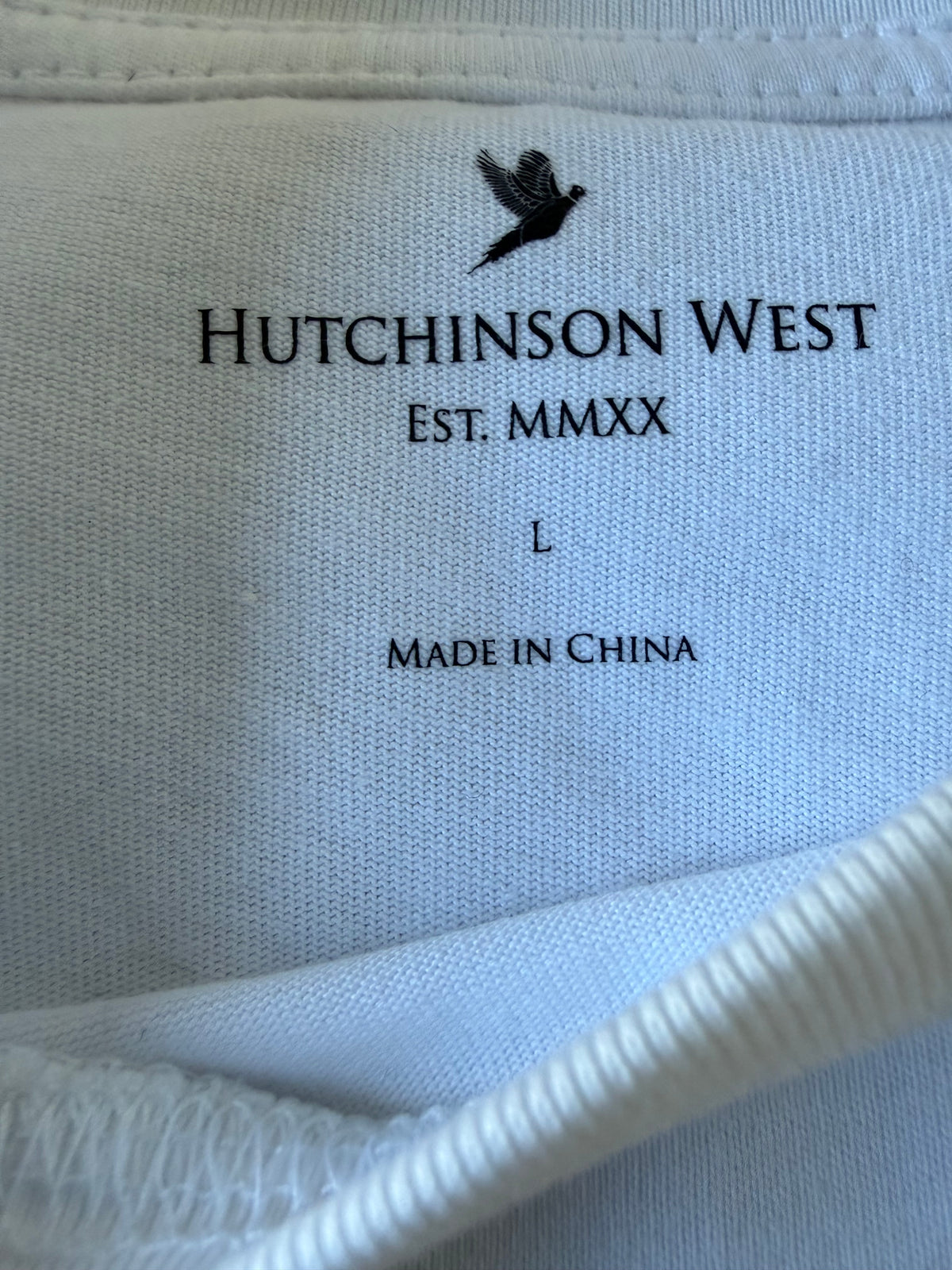 MEN'S WHITE T SHIRT WITH EMBROIDERED NAVY PHEASANT INSIGNIA